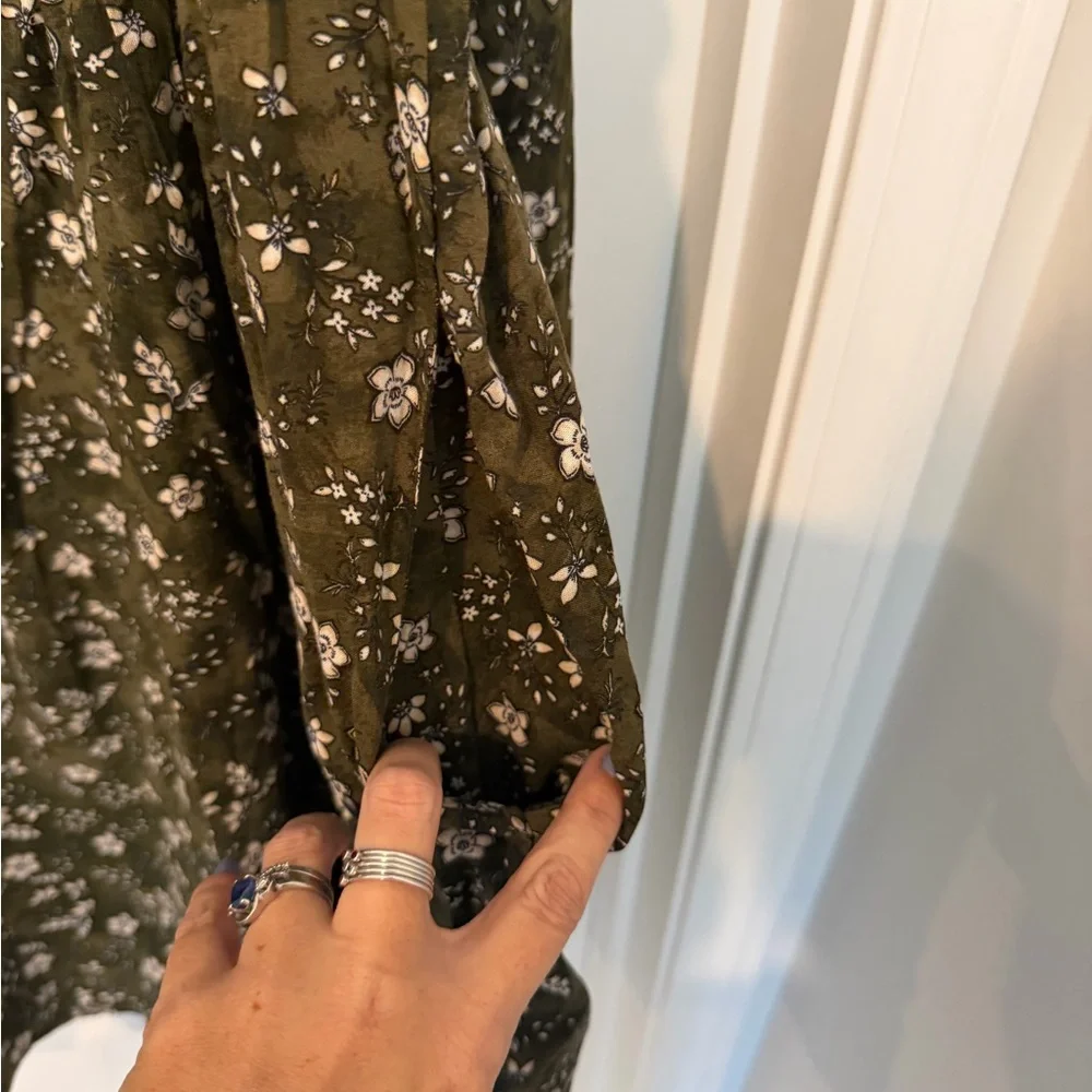 Old Navy Floral Green Dress with Lace Up Detail - Picture 3 of 5